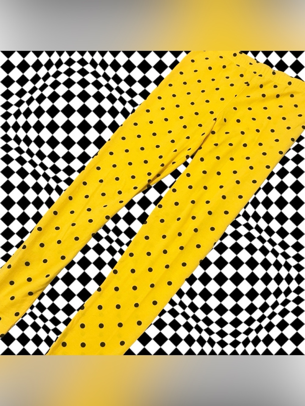 Mini Rodini Leggings
One small water mark
5-7 years 
Yellow
Retail $60
